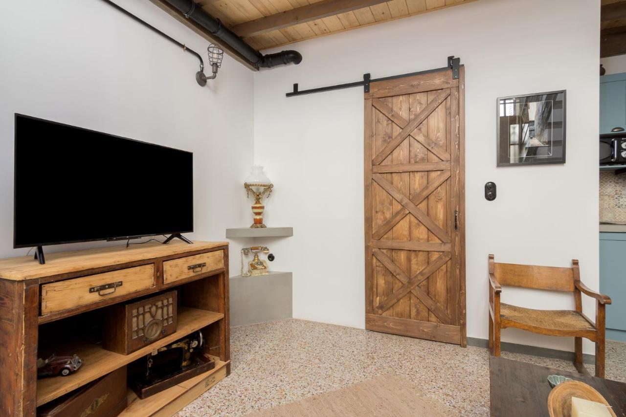 Vintage Loft B In Monastiraki Apartment Athena Bagian luar foto